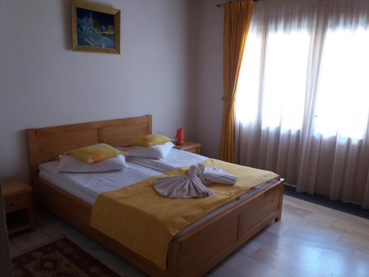 Vila Sara/Adult Only Совата Екстериор снимка