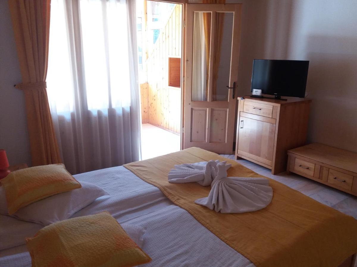 Vila Sara/Adult Only Совата Екстериор снимка